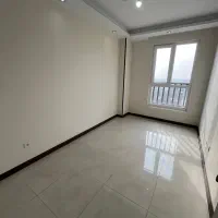 آپارتمان-74-متر-2-خواب-سالن-پرده-خور-الاله-شرقی