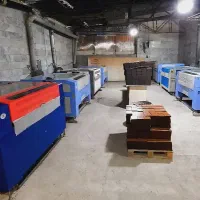 خدمات برش لیزر ۷ دستگاه/چوب/طلق/پلکسی/دقیقه ۱۴۰۰ ت