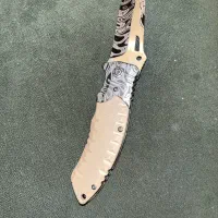 چاقو ضامن دار  با طراحی خاص