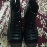 کفش مجلس|کیف، کفش، کمربند|شیروان (خراسان), |دیوار