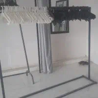 چوب رختی  پلاستیکی و فلزی .رنگ مشکی وسفید