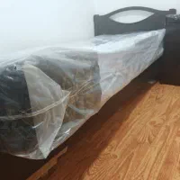 تخت نفره و پاتختی به همراه تشک