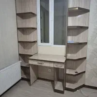 میز کامپیوتر با کتابخانه در حد نو و کاملا سالم