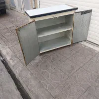 ۲ عدد کابینت فلزی دو درب و یک ۳ کشو نونو