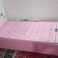 تخت یک نفره با تشک و روتختی با دلاور