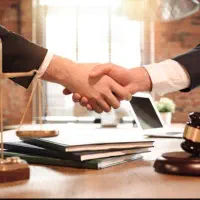 همکاری با وکلا