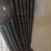 شال کنار پرده