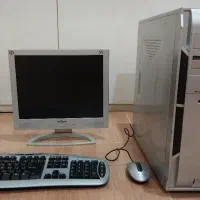 کیس خانگی به همراه مانیتور و موس و کیبورد و غیره