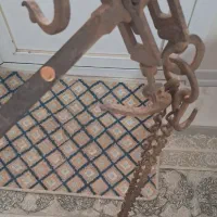 قپان قجری|کلکسیون اشیاء عتیقه|شاهین‌شهر, خانه کارگر|دیوار
