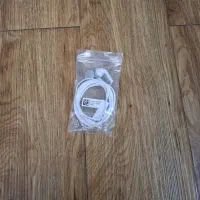 هندزفری و موبایل