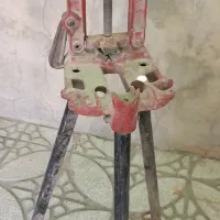 گیره قدیمی جهت لوله کشی