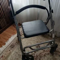 واکر ویلچری  در حد نو سالم و تمیز