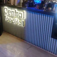 استخدام سرآشپز فست فود و صبحانه زن و ویتر