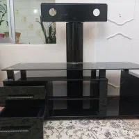میز تلویزیون شیشه ای