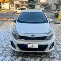 کیا ریو هاچ بک (پلاک منطقه آزاد انزلی دائم)