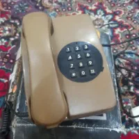 یک عددگوشی تلفن قدیمی کلکسیونی
