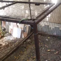 لانه مرغوب خروس به ابعاد ۲ در ۲و فنس جدا ۲۰ متر
