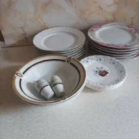 بشقاب و پیش دستی و نمکدون و میوه خوری