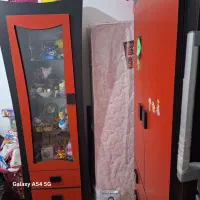 تخت نوجوان و کمد و ویترین