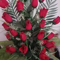 سبد گل قرمز