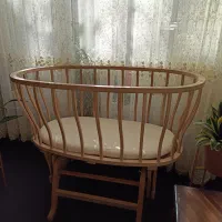 گهواره بچه درحد نو چوب دومیلیون