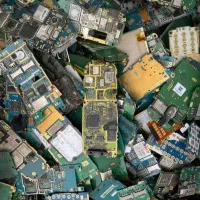 خرید برد های سوخته و ضایعاتی موبایل و کامپیوتر