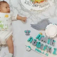 استند اسم و دکور کودک و اتاق کودک و سیسمونی