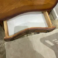 گل میز ۳ کشو چوبی شیک و آنتیک|مبلمان خانگی و میز عسلی|رشت, لاکانی|دیوار