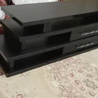 میز تلویزیون مشکی در حد نو