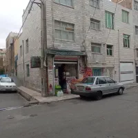 فروش خانه ویلایی ۳ طبقه و یک باب مغازه یکجا.