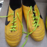 کفش ورزشی نوجوان|کیف، کفش، کمربند|اراک, |دیوار