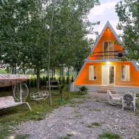 اجاره روزانه ویلا سویسی( کلبه چوبی )|اجارهٔ کوتاهمدت ویلا و باغ|لاهیجان, رجایی|دیوار