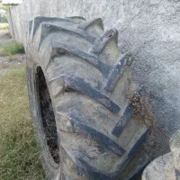 دو جفت لاستیک عقب و جلو تراکتور فرگوسن