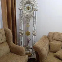 ساعت ایستاده سفید وطلایی