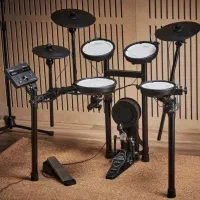 گروه موزیک و دی جی و اجاره انواع سیستم صوتی