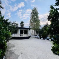 فلت همکف فضای سر سبز مشجر