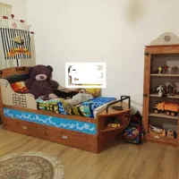 تخت و کمد، کتابخانه برند آپادانا