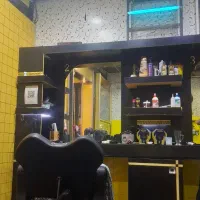 ب یک همکار ارایشگر کارکرده و یک شاگرد نیازمندم
