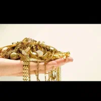 ۵۰۰گرم طلا نزد طلافروشی