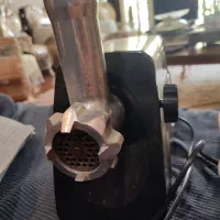 چرخ گوشت خانگی یا فست فودی کارکرده سالم تمیز  نو|خردکن، آسیاب، غذاساز|صدرا-فارس, فاز ۱|دیوار