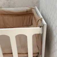 تخت کنار مادر گهواره ای نو با قیمت مناسب با توری|تخت و سرویس خواب|پاکدشت, شهرک انقلاب|دیوار