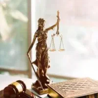 وکیل تخصصی چک، سفته و اسناد تجاری در شیراز