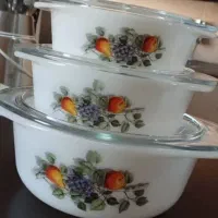 ظروف گل میوه ای کاملا نو می باشند