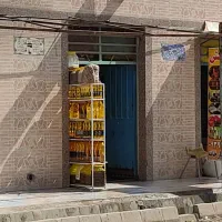 مغازه تجاری در موقعیت پر رفت و آمد خیابان سیستان