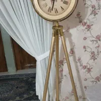 ساعت به فروش رسید