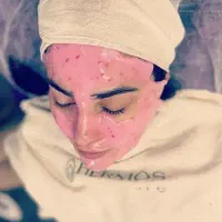 پاک سازی پوست ب طور تخصوصی|خدمات آرایشگری و زیبایی|کرج, گوهردشت|دیوار