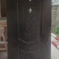 درب ورودی چوبی سالم با دستگیره