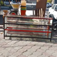 ویترین شیشه ای