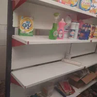 قفسه مغازه ای سالم وتمیز بدون نیازبه نصب به دیوار