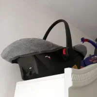 ماشین کودک . کریر نوزاد بفروش میرسه هر کدوم دویست